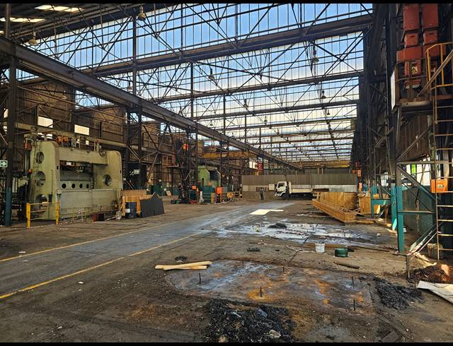 4,142M² FACTORY TO LET IN DUNCANVILLE